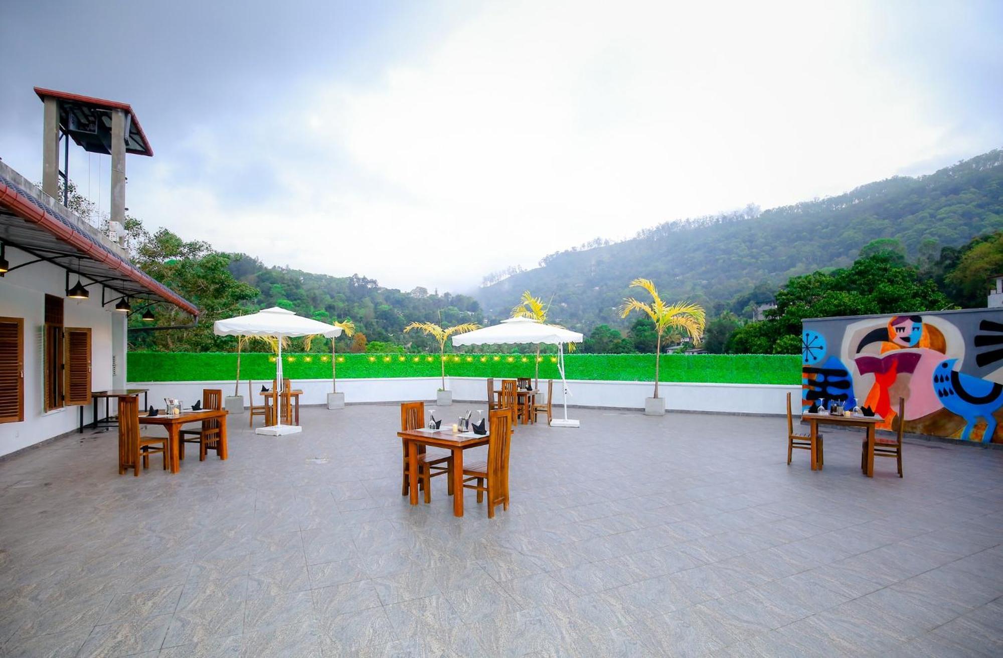 Crown Regency- Badulla Hotell Eksteriør bilde