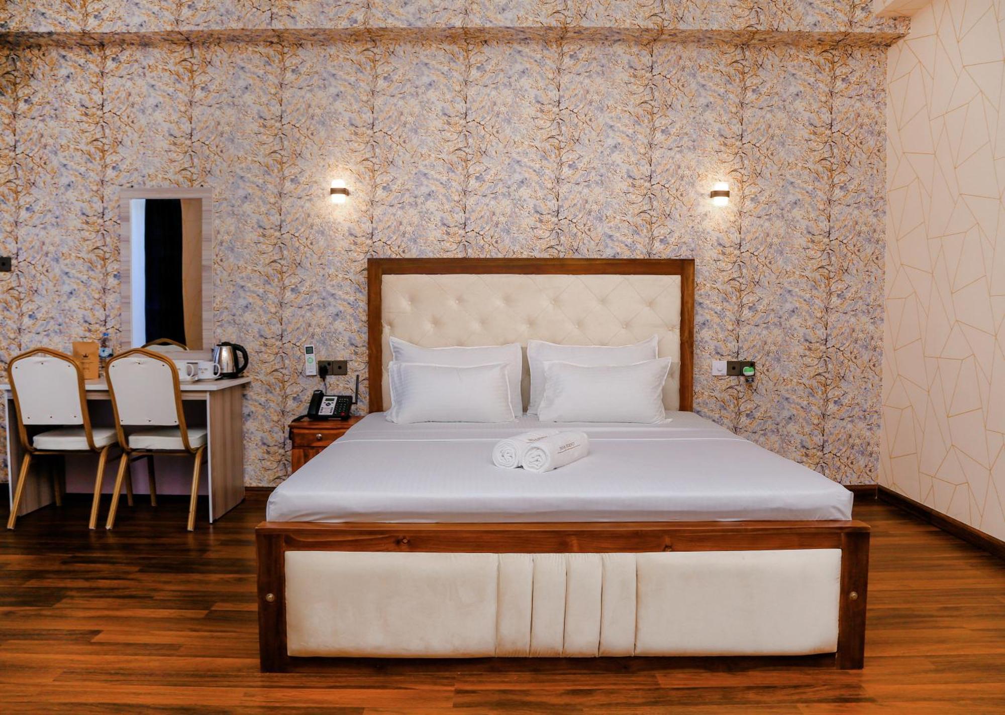 Crown Regency- Badulla Hotell Eksteriør bilde