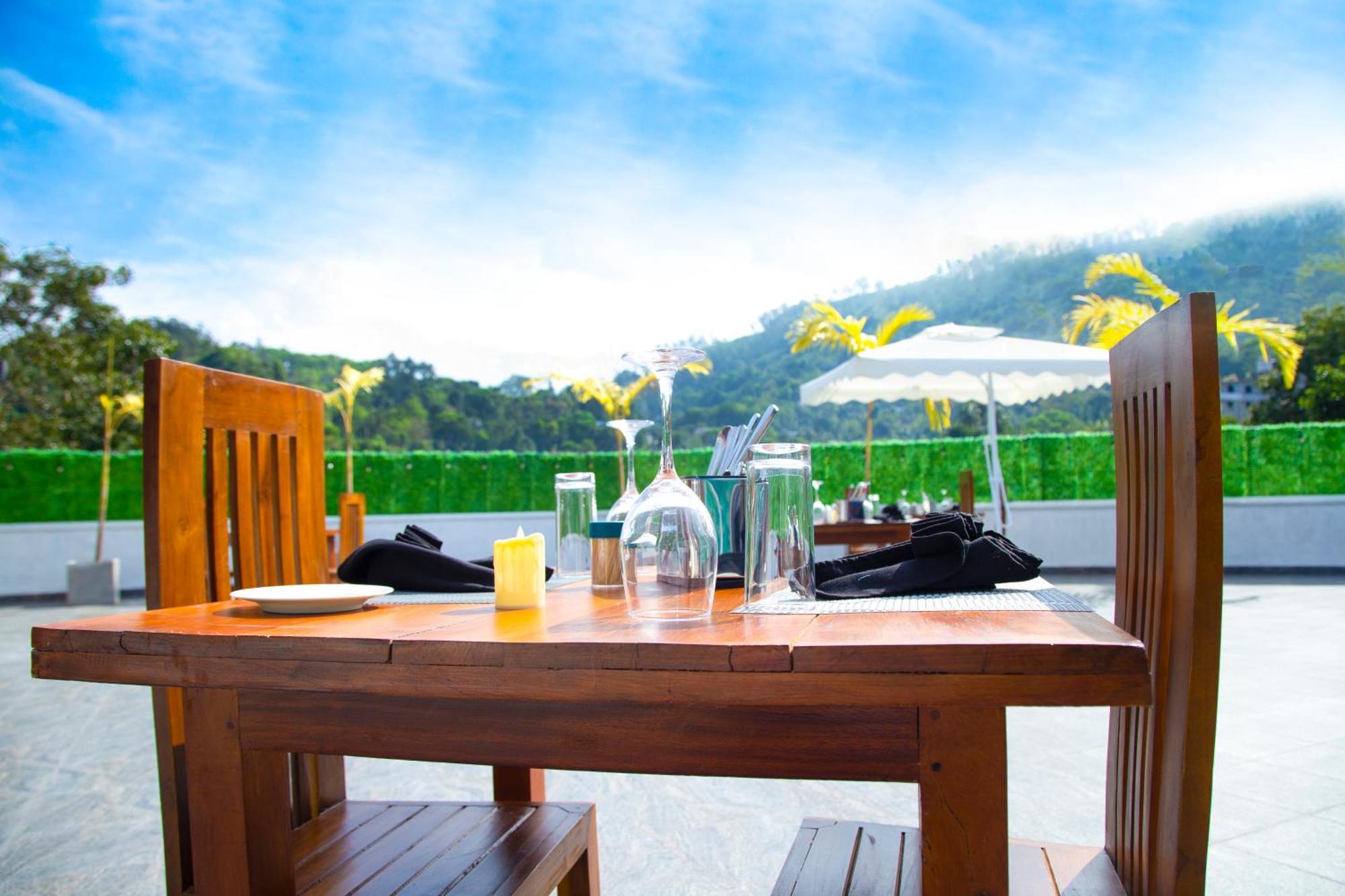Crown Regency- Badulla Hotell Eksteriør bilde